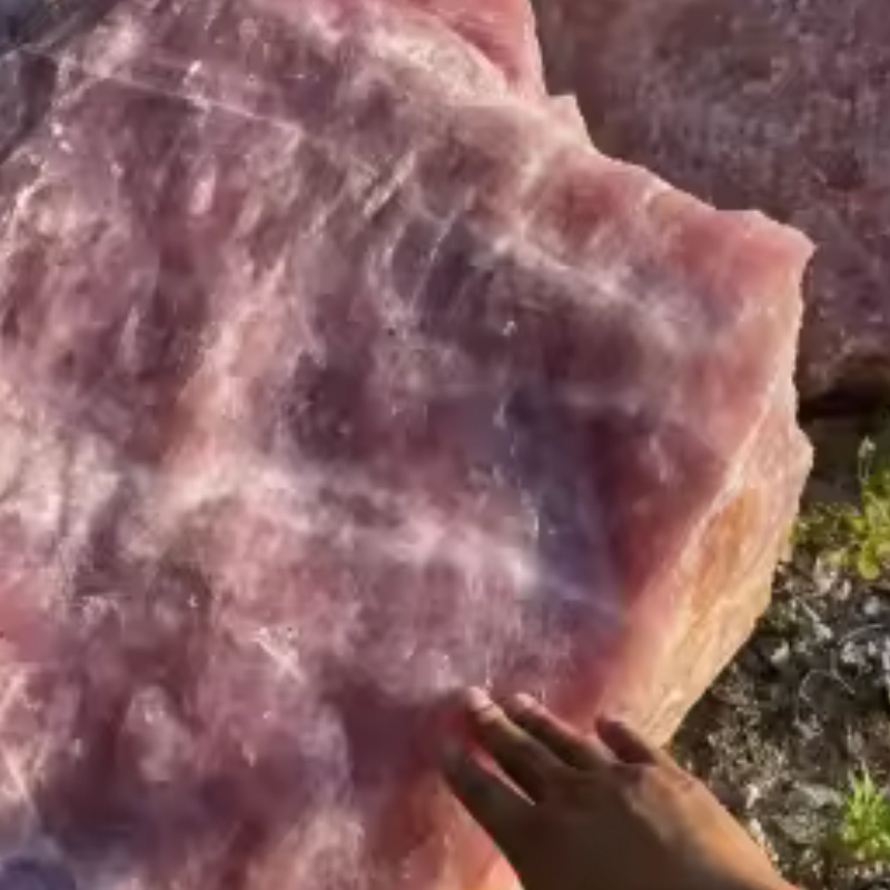 Vista de una piedra de cuarzo rosa - VITALUJO